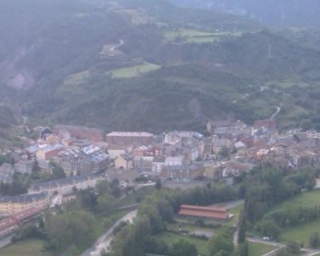 Dejando el valle al fondo